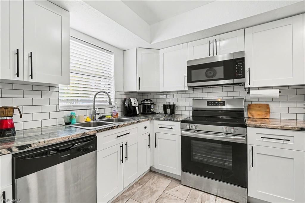 2208/2210 Iris Way, Fort Myers, FL 33905 Photo