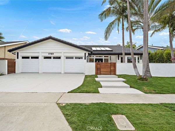 1789 Kinglet Court, Costa Mesa, CA 92626