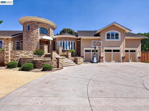 920 Happy Valley Rd, Pleasanton, CA 94566