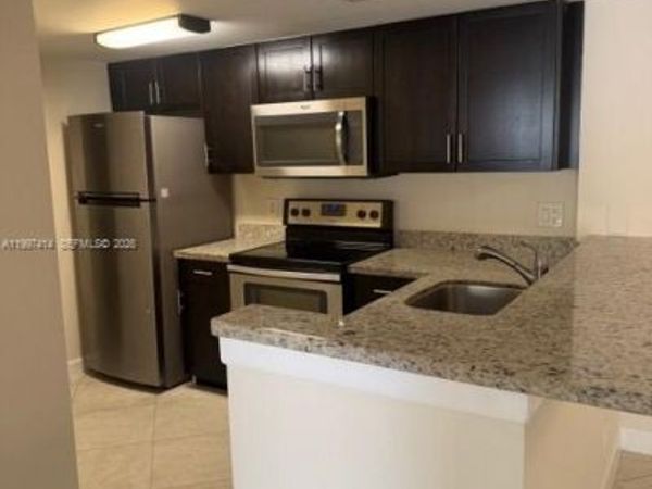 10725 Cleary Blvd, Unit 211, Plantation, FL 33324