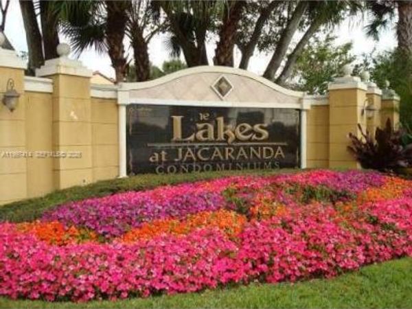 10725 Cleary Blvd, Unit 211, Plantation, FL 33324