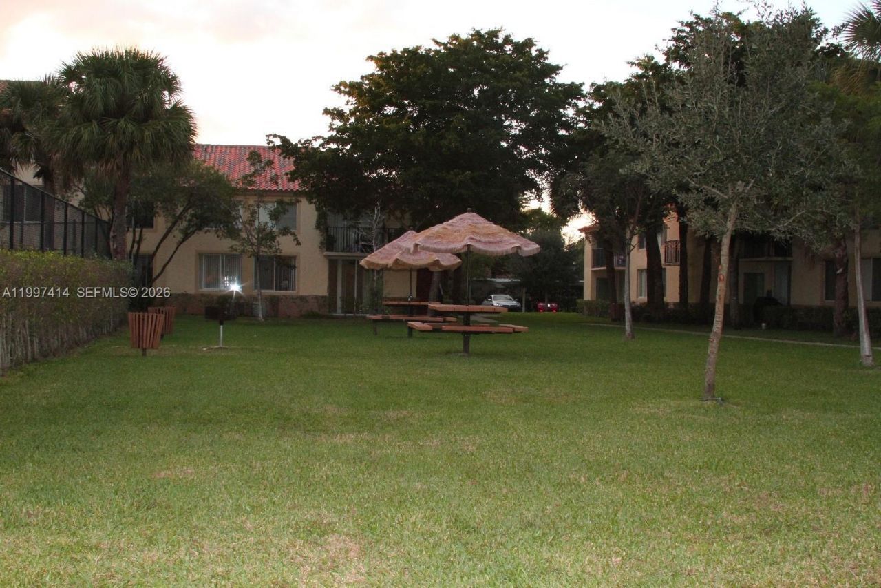 10725 Cleary Blvd, Unit 211, Plantation, FL 33324 Photo