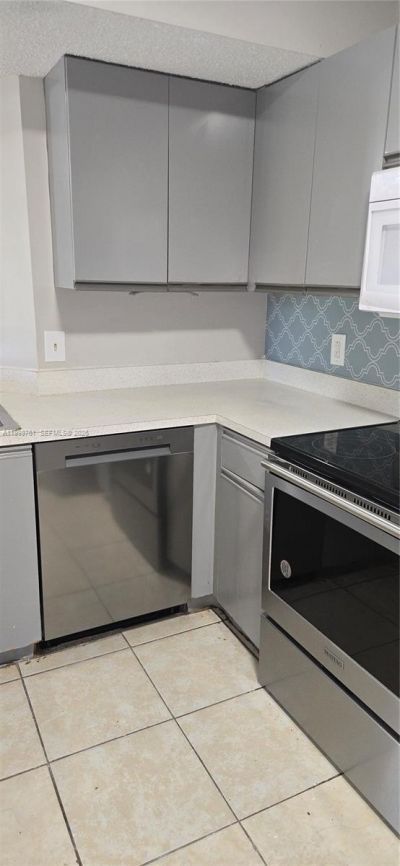 8901 Wiles Rd, Unit 303, Coral Springs, FL 33067 Photo