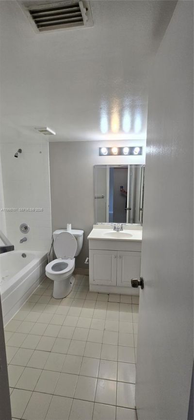 8901 Wiles Rd, Unit 303, Coral Springs, FL 33067 Photo