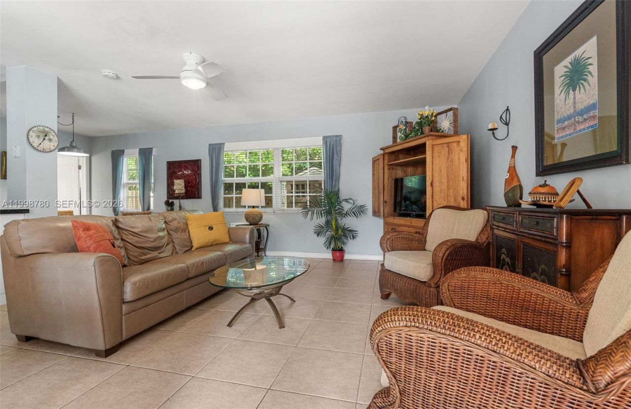 2033 NE 33rd Ave, Unit 2, Fort Lauderdale, FL 33305 Photo