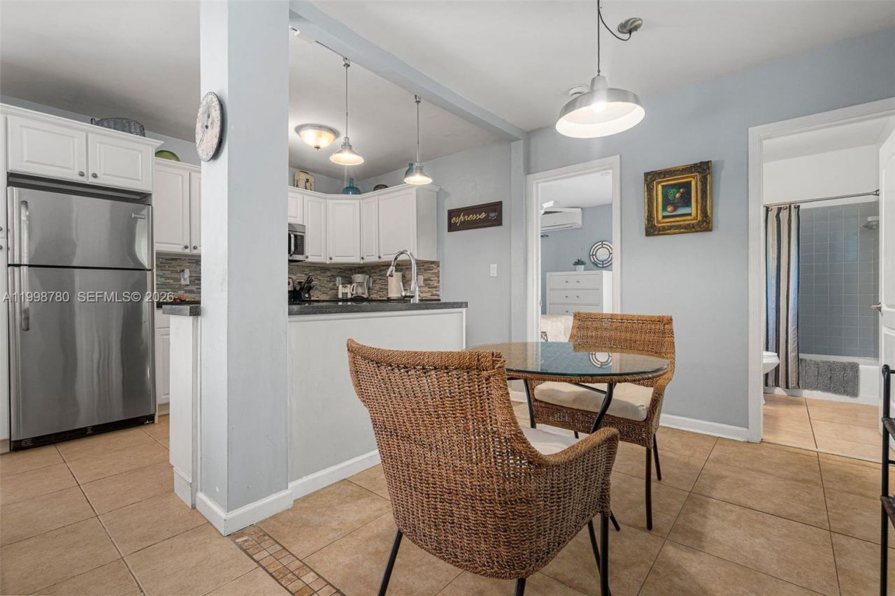 2033 NE 33rd Ave, Unit 2, Fort Lauderdale, FL 33305 Photo