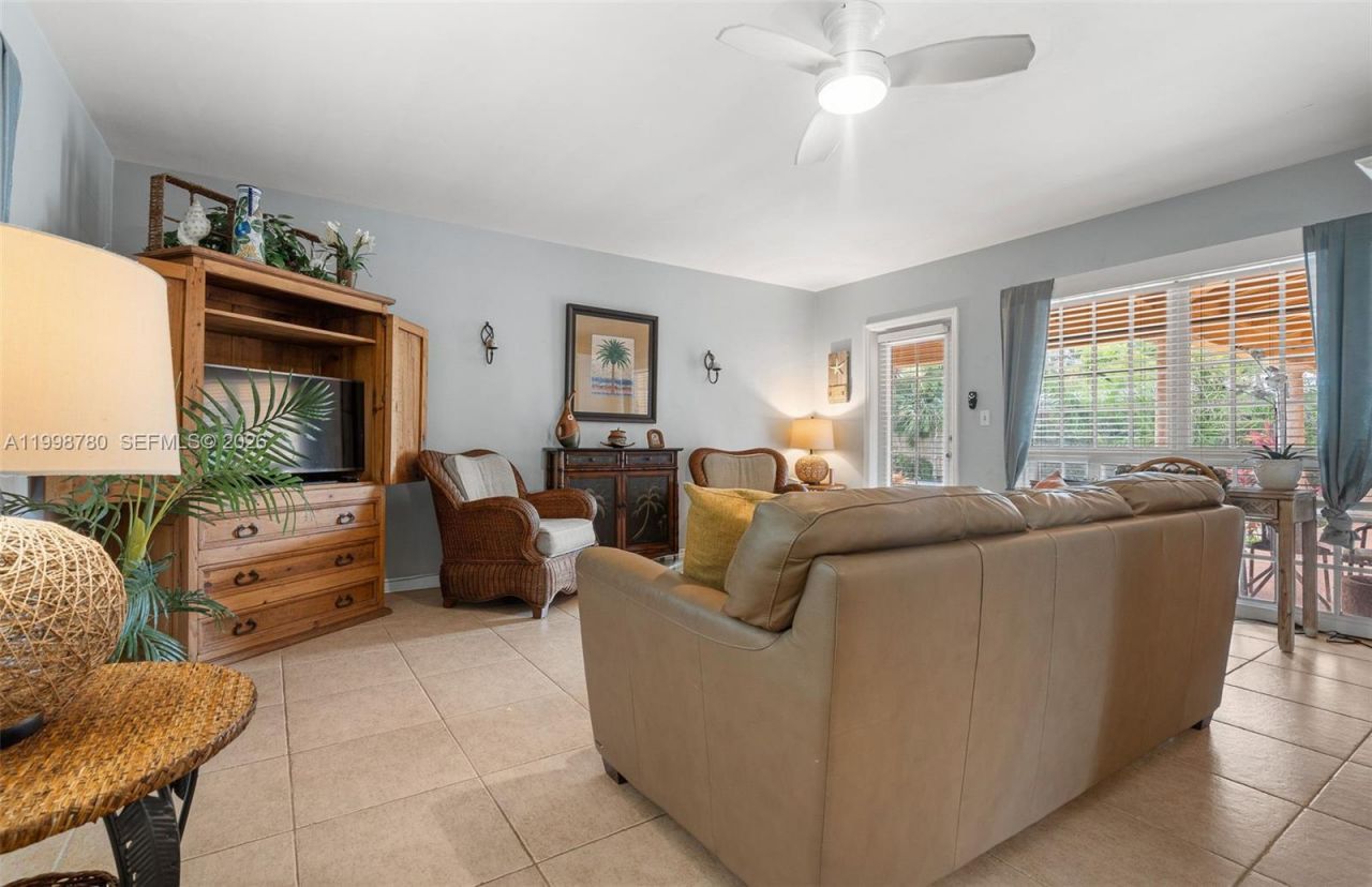 2033 NE 33rd Ave, Unit 2, Fort Lauderdale, FL 33305 Photo