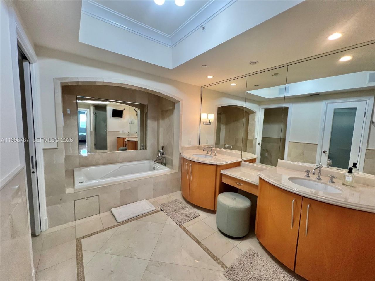 17875 Collins Ave , Unit 4305, Sunny Isles Beach, FL 33160 Photo