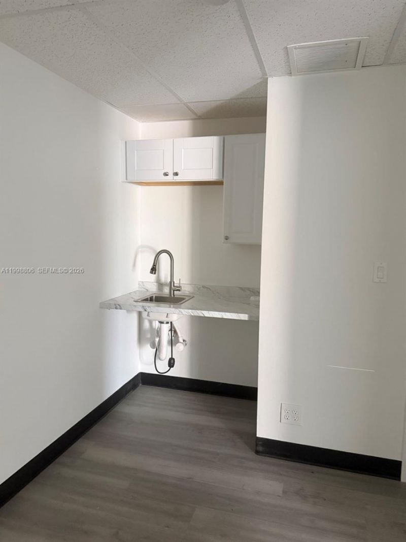 2876 E Oakland Park Blvd, Fort Lauderdale, FL 33306 Photo