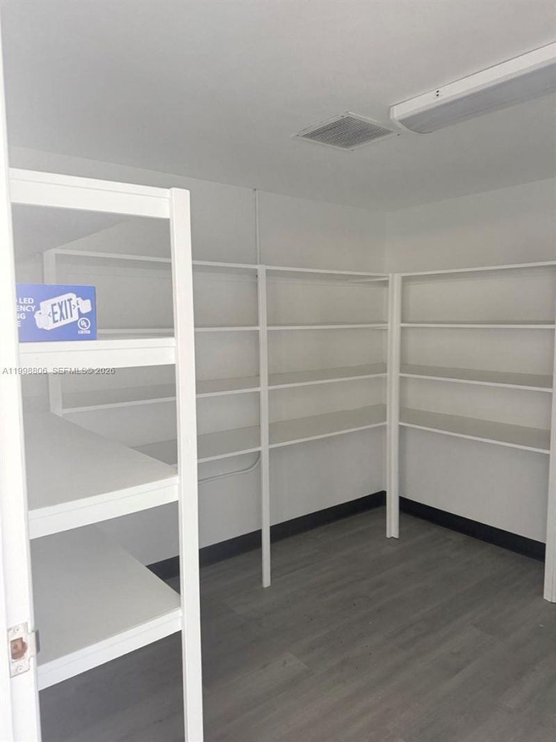 2876 E Oakland Park Blvd, Fort Lauderdale, FL 33306 Photo