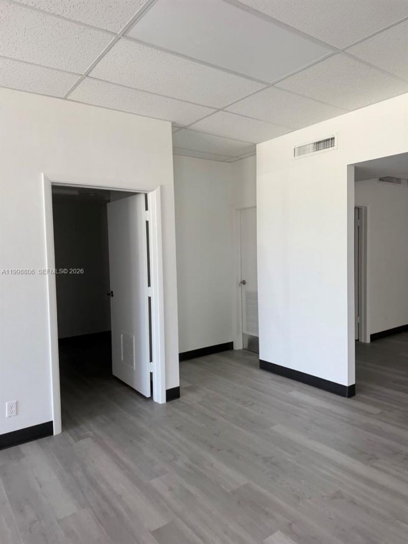 2876 E Oakland Park Blvd, Fort Lauderdale, FL 33306 Photo