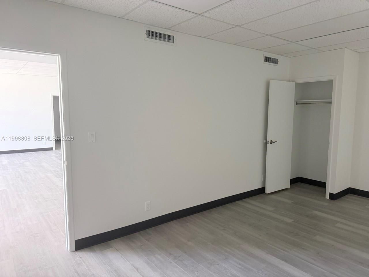 2876 E Oakland Park Blvd, Fort Lauderdale, FL 33306 Photo