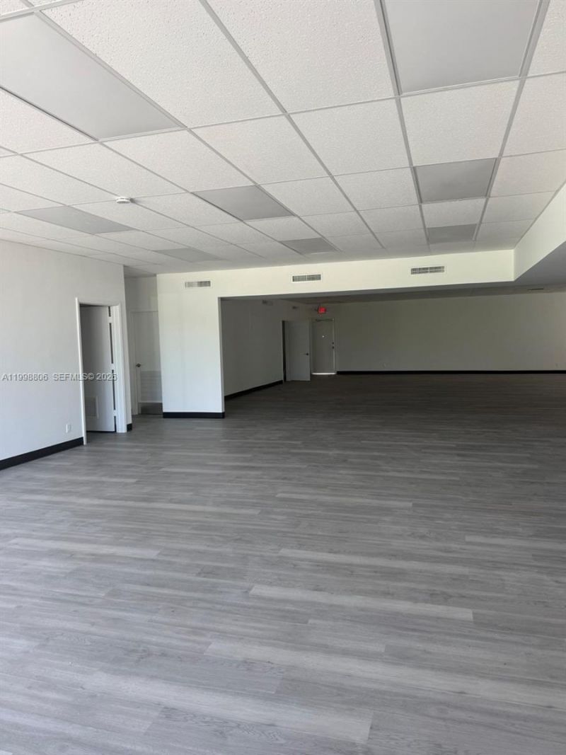 2876 E Oakland Park Blvd, Fort Lauderdale, FL 33306 Photo