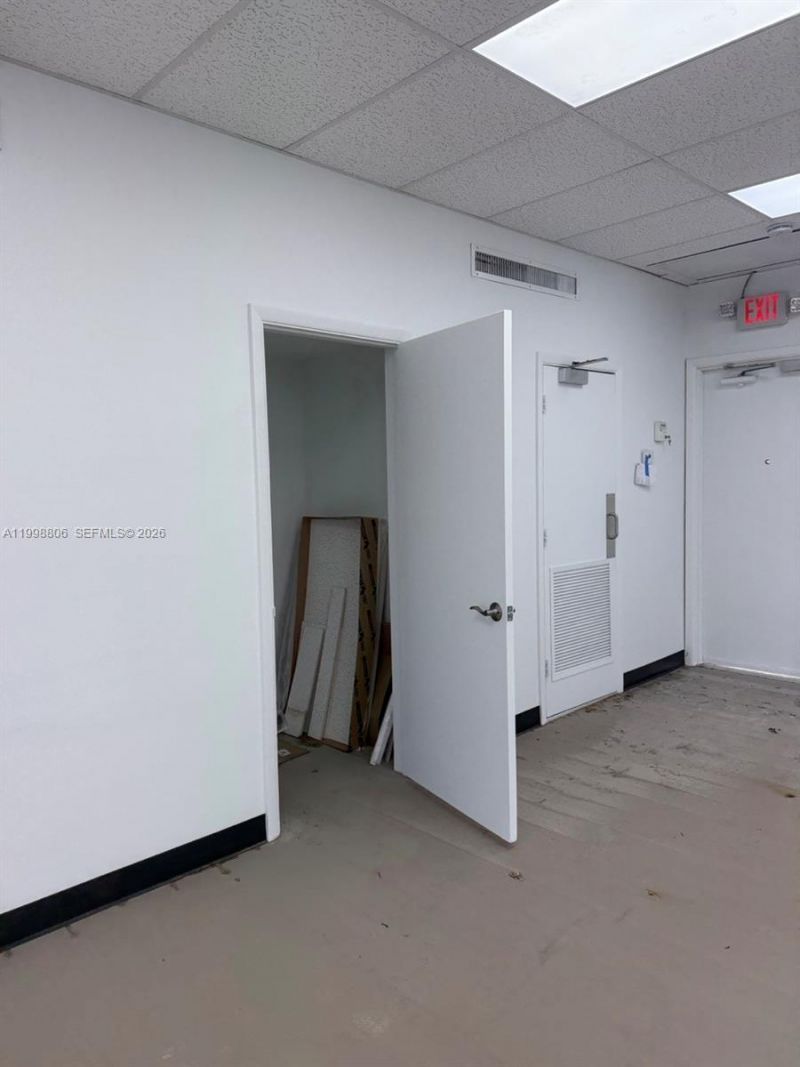 2876 E Oakland Park Blvd, Fort Lauderdale, FL 33306 Photo