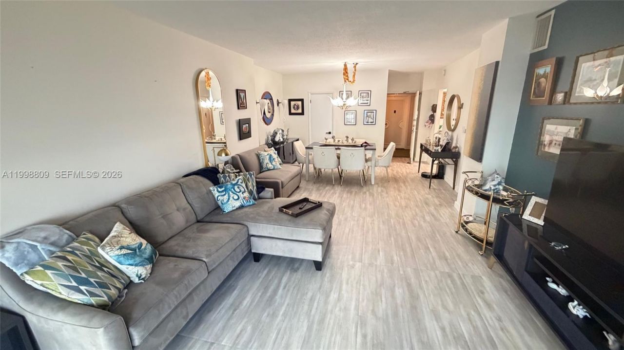 1965 S Ocean Dr, Unit 5D, Hallandale Beach, FL 33009 Photo