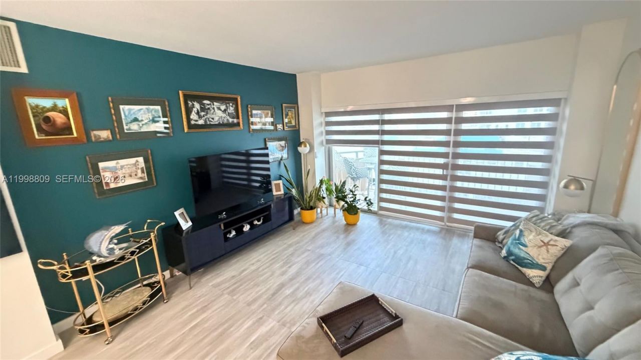 1965 S Ocean Dr, Unit 5D, Hallandale Beach, FL 33009 Photo