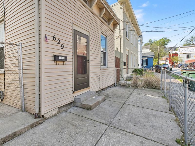 629 W 11th Street, Covington, KY 41011 Photo 2