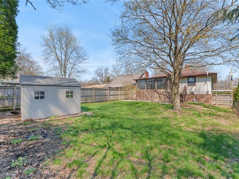 208 Bonnett Street SW, North Canton, OH 44720 Photo 5