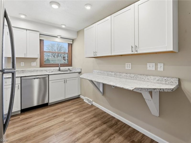 208 Bonnett Street SW, North Canton, OH 44720 Photo 8