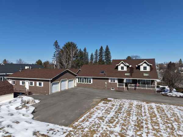 42 Fort Street, Mars Hill, ME 04758