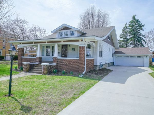 107 N Barber , Polo, IL 61064