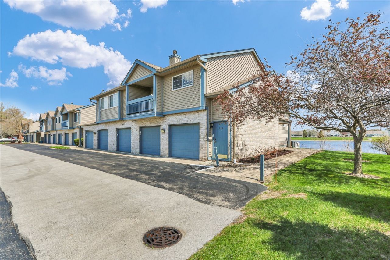 2402 Windward Boulevard, Unit 209, Champaign, IL 61821 Main Photo