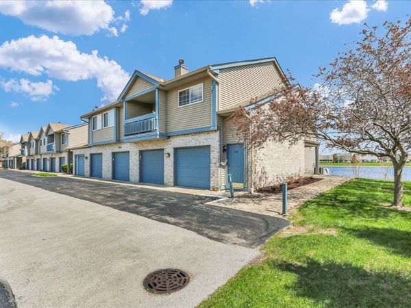 2402 Windward Boulevard, Unit 209, Champaign, IL 61821