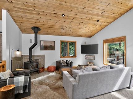 12442 Saint Bernard Drive, Truckee, CA 96161 Photo