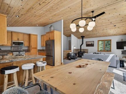 12442 Saint Bernard Drive, Truckee, CA 96161 Photo