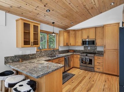 12442 Saint Bernard Drive, Truckee, CA 96161 Photo