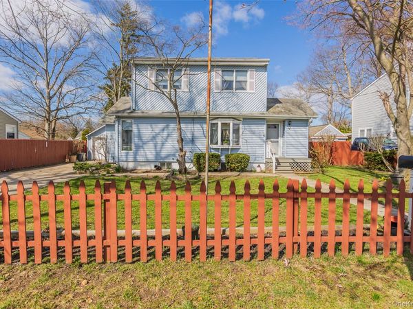 32 Jefferson Avenue , Brentwood, NY 11717