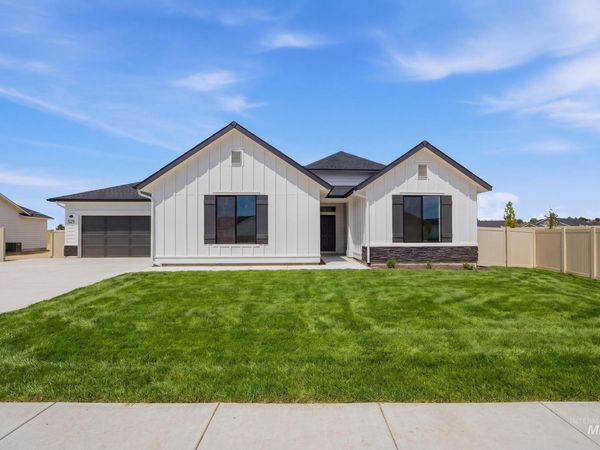 525 Waverly Ave, Middleton, ID 83644