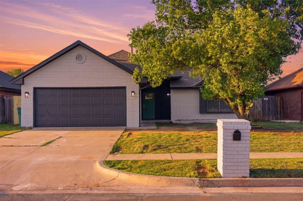 1137 SW 100th Terrace, Oklahoma City, OK 73139 Main Photo