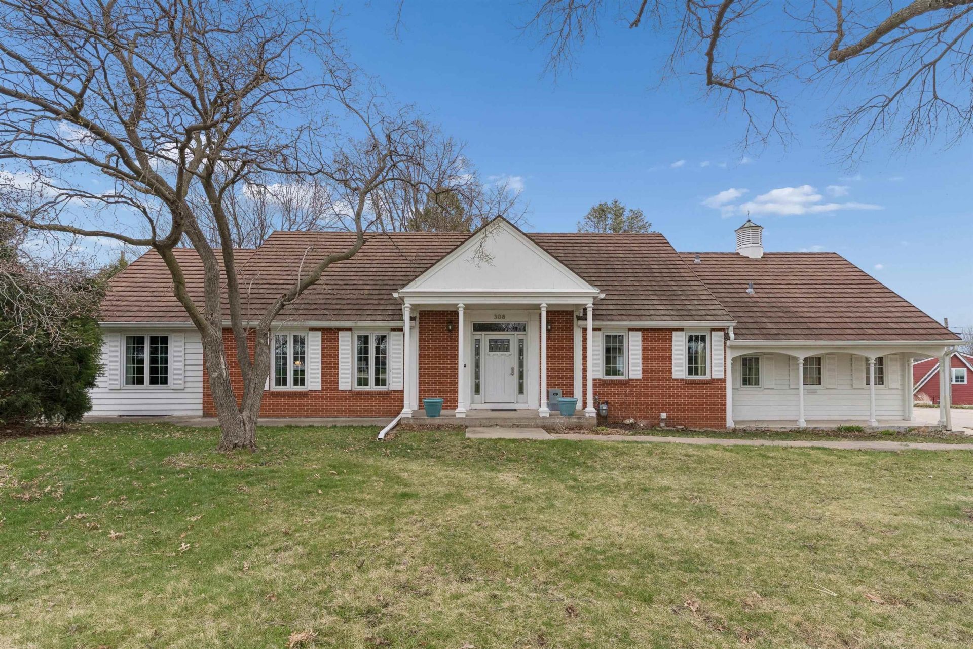 308 Clark Drive, Cedar Falls, IA 50613 Main Photo