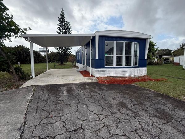 4022 68th Street N, Unit 826, Riviera Beach, FL 33404