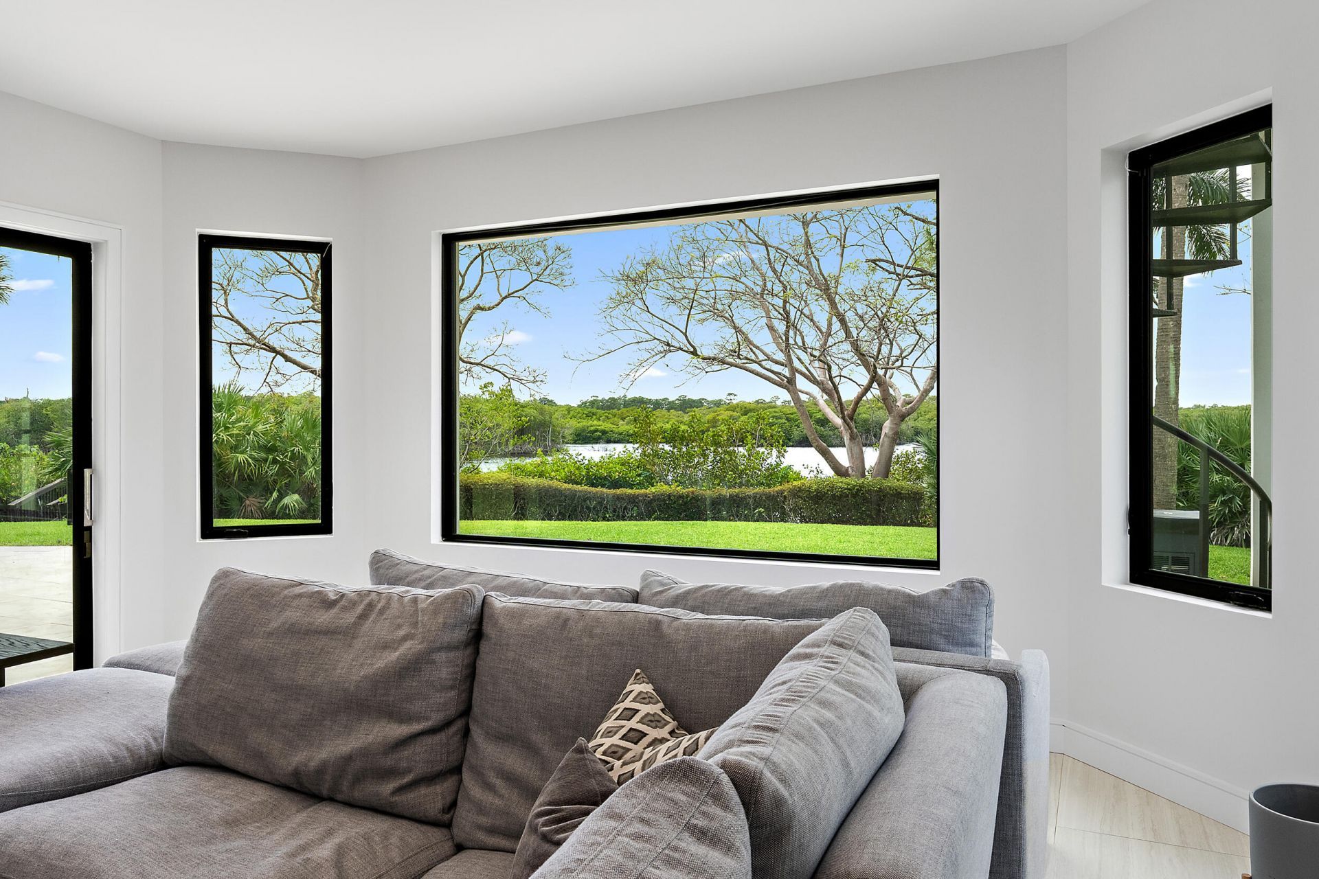 8818 SE Riverfront Terrace, Tequesta, FL 33469 Photo