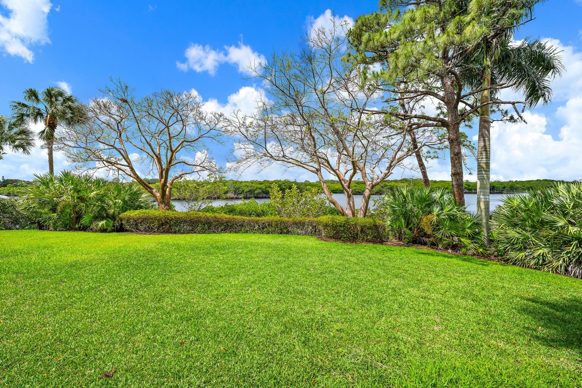 8818 SE Riverfront Terrace, Tequesta, FL 33469 Photo