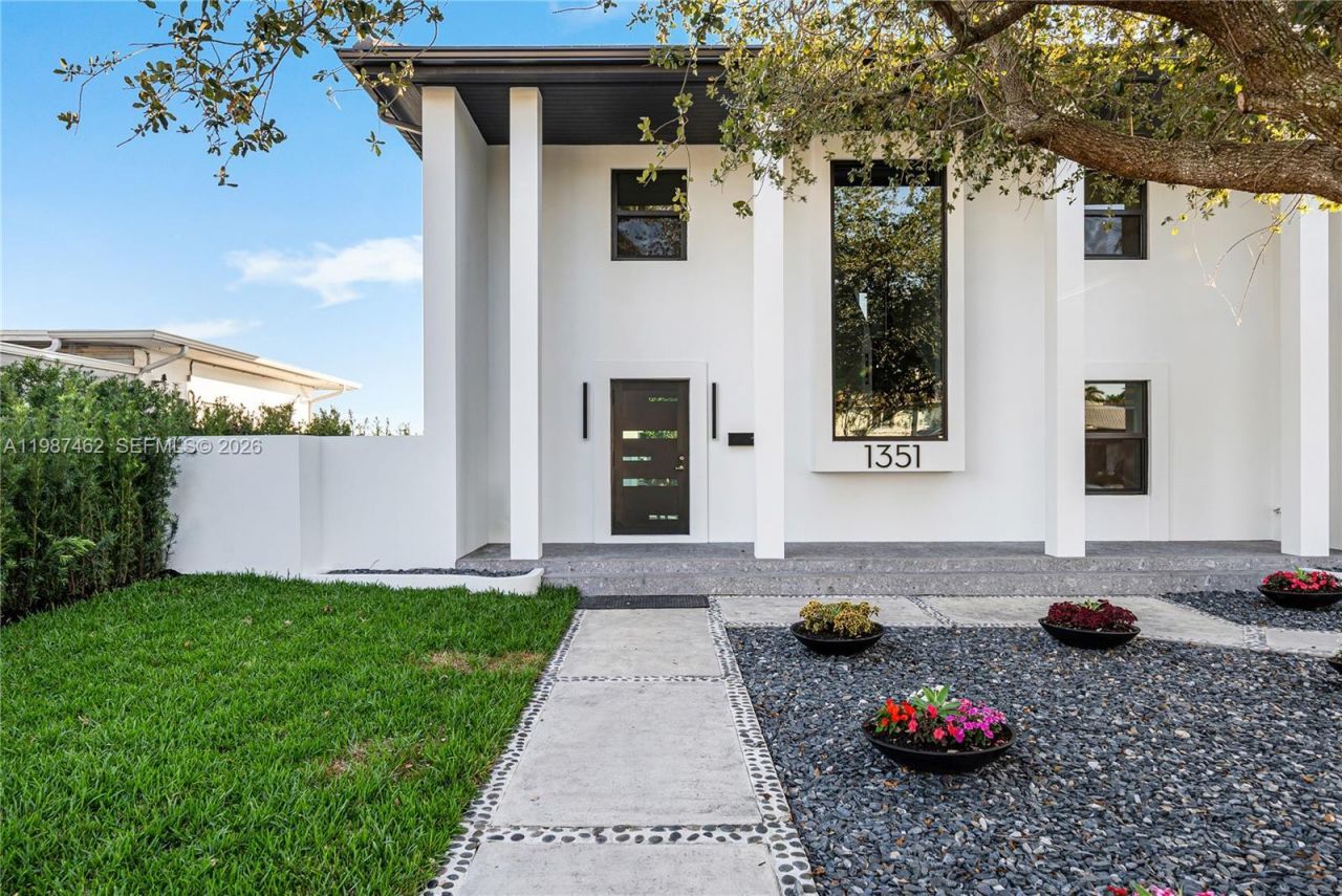 1351 Bay Ter, North Bay Village, FL 33141 Photo