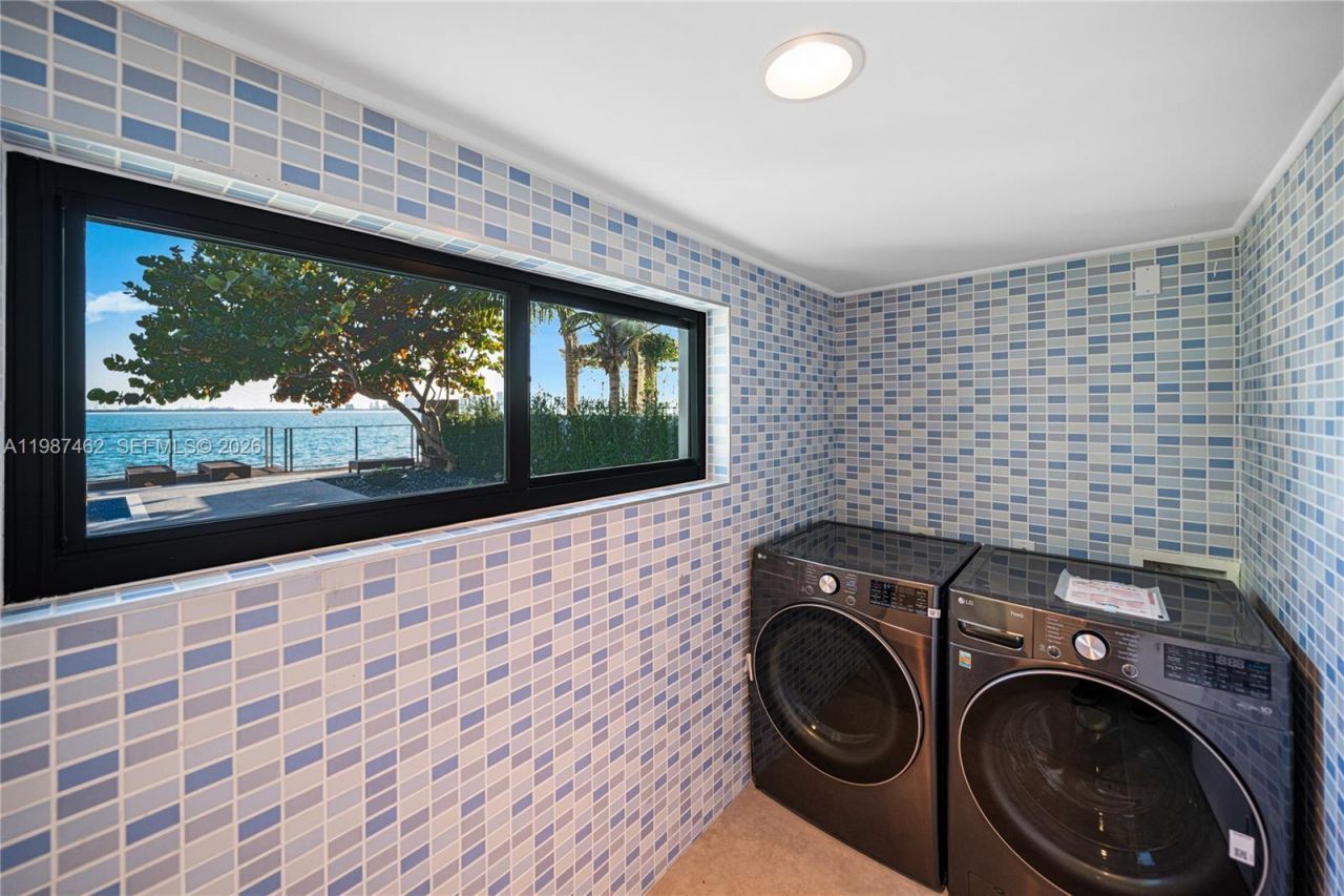 1351 Bay Ter, North Bay Village, FL 33141 Photo