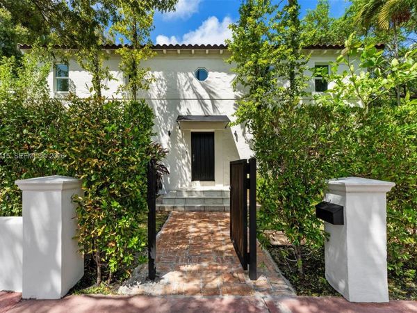 5812 Alton Rd, Miami Beach, FL 33140