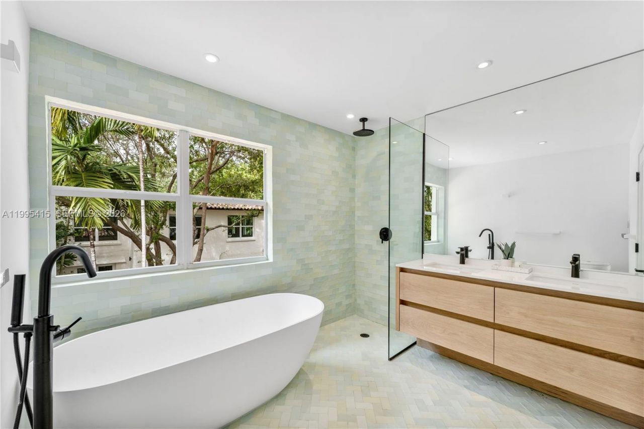 5812 Alton Rd, Miami Beach, FL 33140 Photo