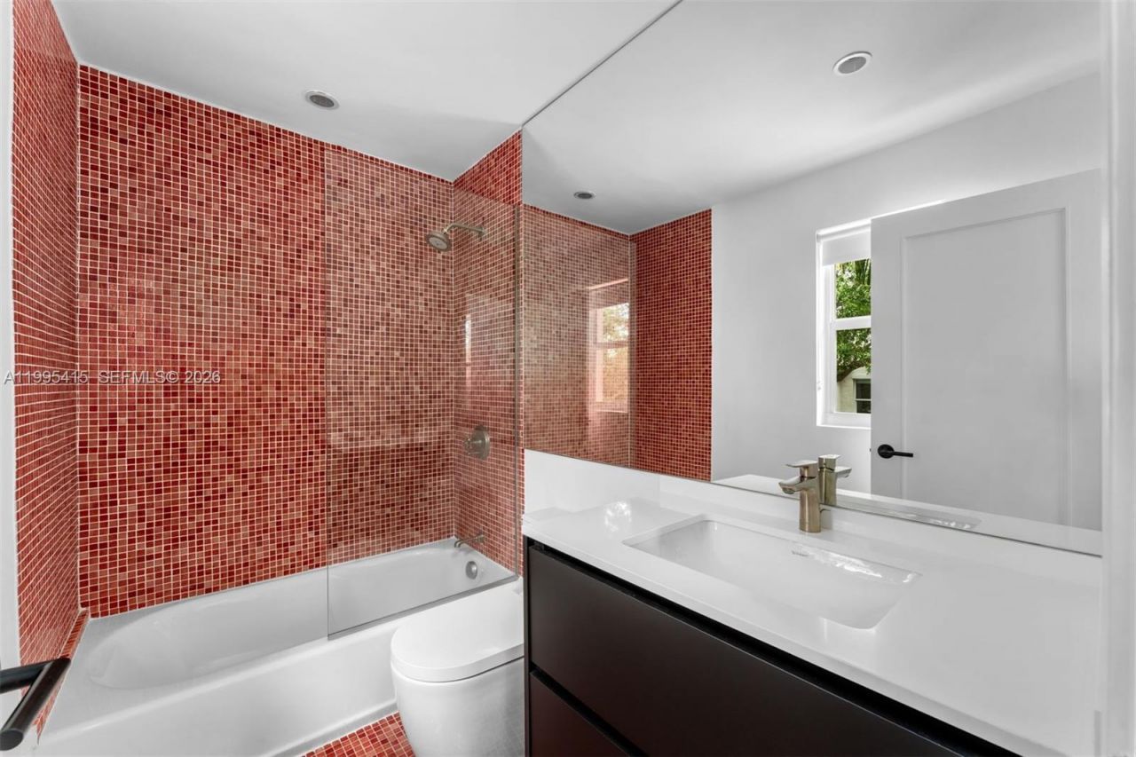 5812 Alton Rd, Miami Beach, FL 33140 Photo