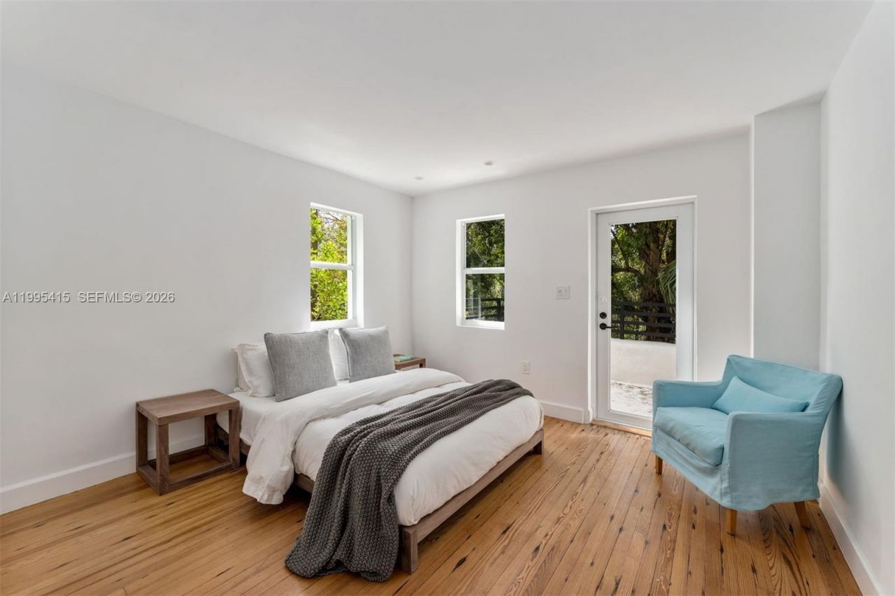 5812 Alton Rd, Miami Beach, FL 33140 Photo