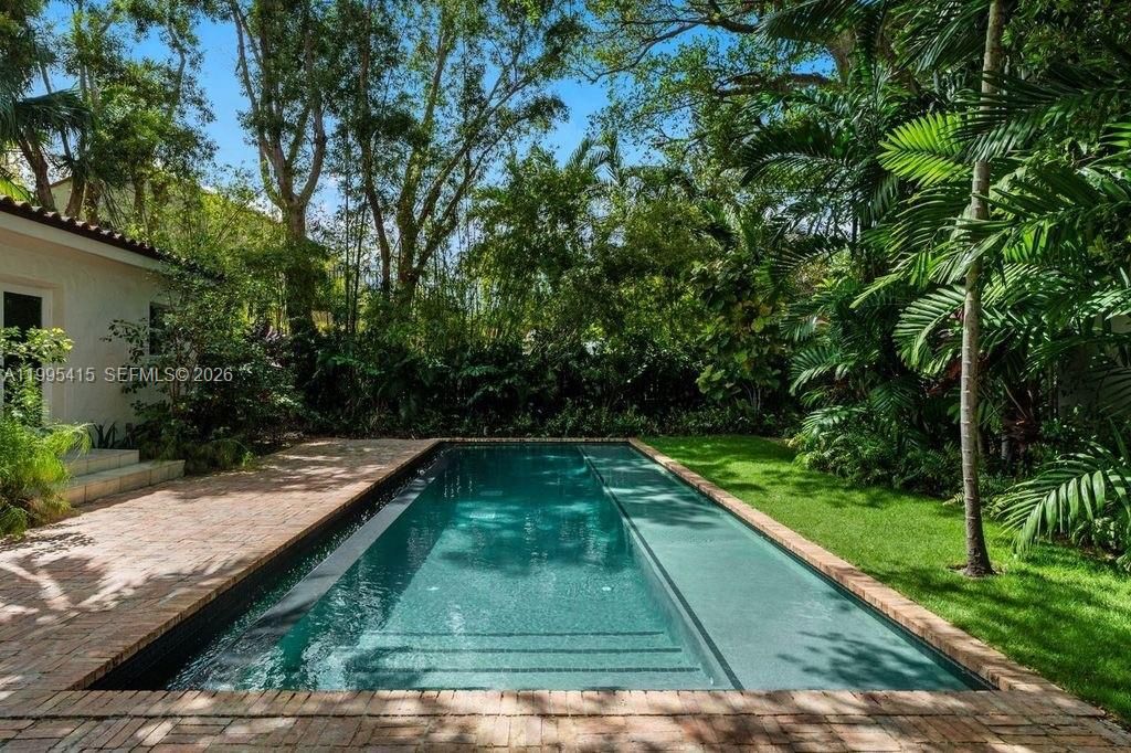 5812 Alton Rd, Miami Beach, FL 33140 Photo