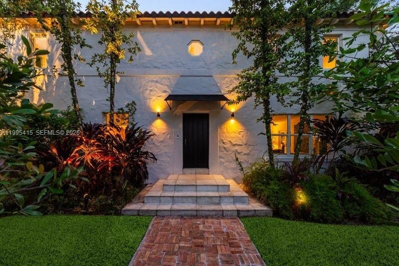 5812 Alton Rd, Miami Beach, FL 33140 Photo