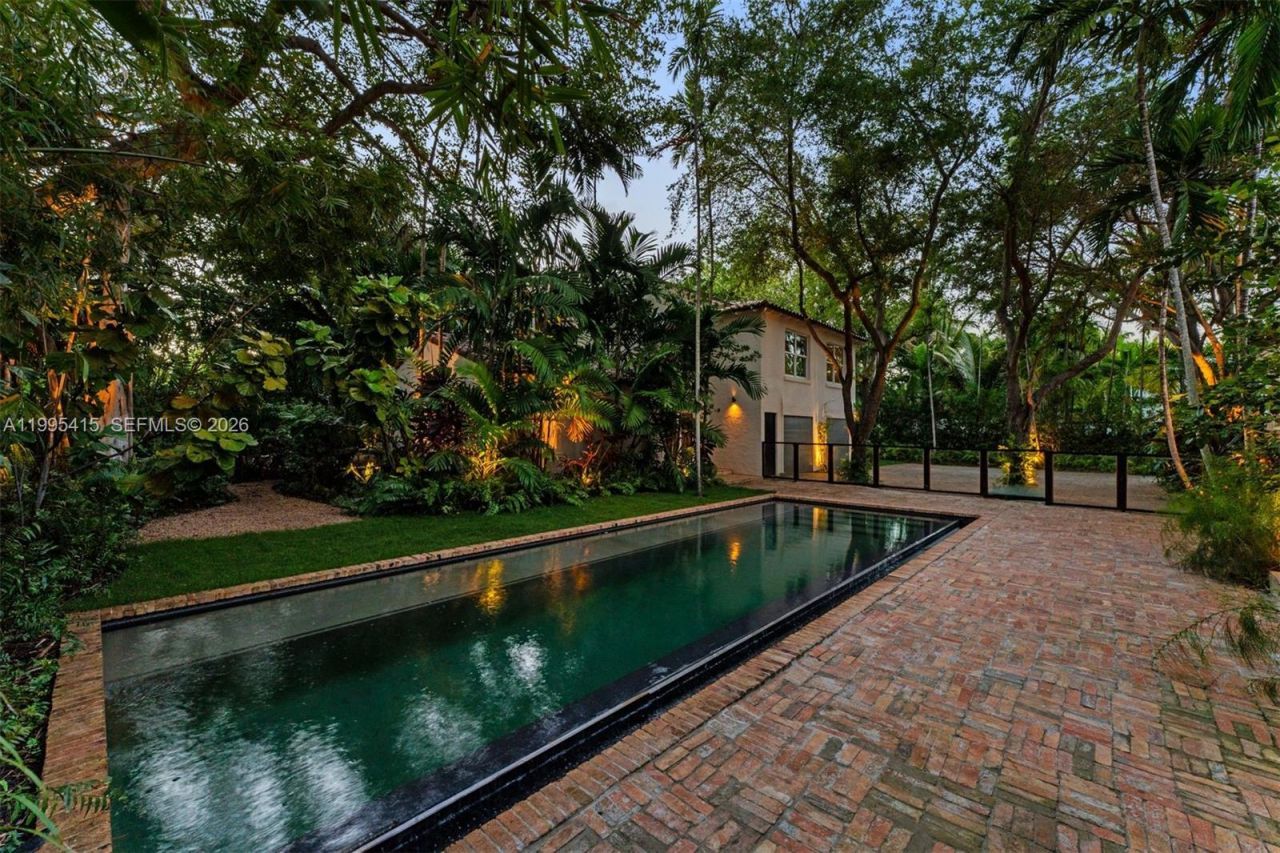 5812 Alton Rd, Miami Beach, FL 33140 Photo