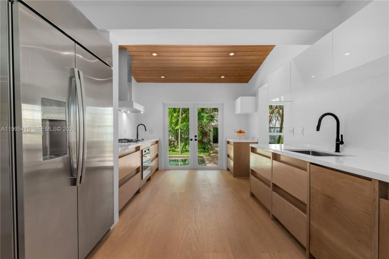 5812 Alton Rd, Miami Beach, FL 33140 Photo