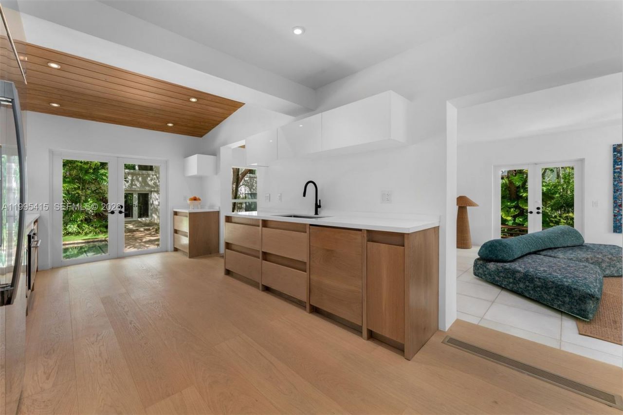 5812 Alton Rd, Miami Beach, FL 33140 Photo