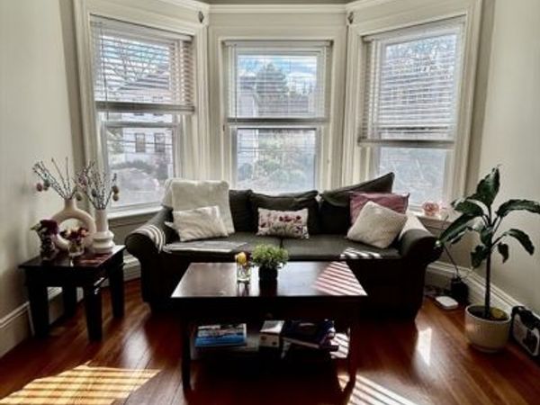 805 Washington Street, Unit 2, Brookline, MA 02446