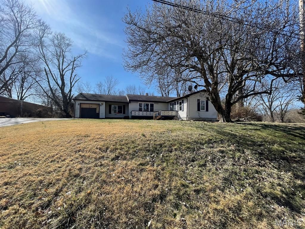 711 W Country Lane, Collinsville, IL 62234 Main Photo